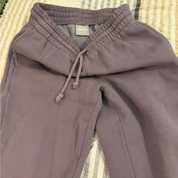 TNA Cozy Fleece Lounge Set​ . Hoodie is XS and pants are XXS - Picture 4 of 7